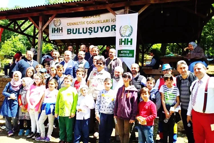 İHH İnsani Yardım Vakfı Beykoz Temsilciliği yetim çocuklar için Kaymakdonduran’da