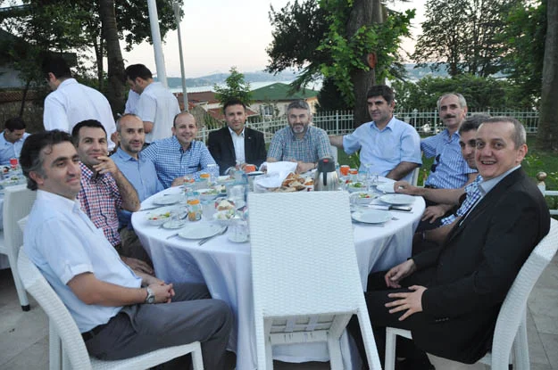 ilim yayma vakfi iftar 15 db 12 BT9q8ZaVzz