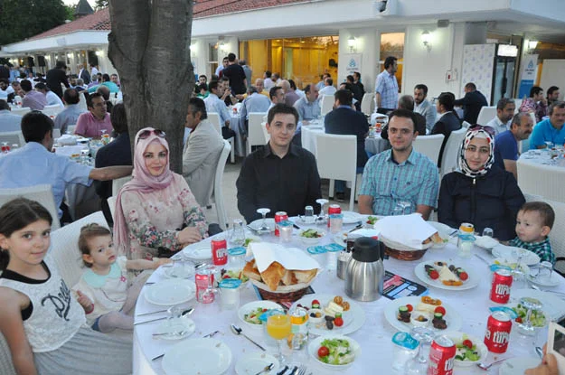 ilim yayma vakfi iftar 15 db