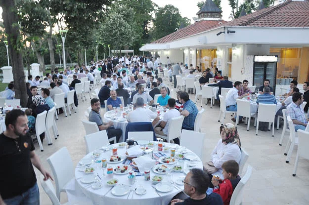 ilim yayma vakfi iftar 15 db 21 OG1Fm1jmsG