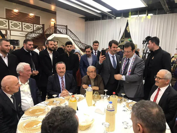 İBB Başkanı Ekrem İmamoğlu, öğle saatlerinde geldiği Beykoz'da bazı etkinliklere