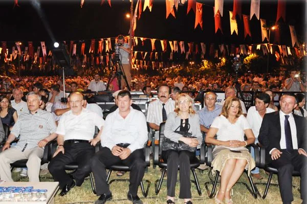 Beykoz Belediyesi'nce Tarihi Beykoz Çayırı’nda düzenlenen, Geleneksel Beykoz Çayır Festivali