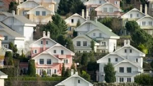 İstanbul ve Ankara’da başlatılan seçim ayarlı operasyon, ki bazı kesimler