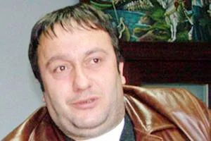 Beykoz Çavuşbaşı'nda ikamet eden Karadenizli ünlü türkücü İsmail Türüt'ün başı