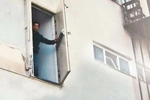 İstanbul'da bir organizasyon şirketinde çalışan Mustafa Bayır, bir toplantıya katılmak