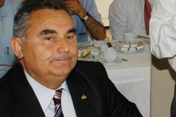 Beykoz Kavacık’ta yıkılan Selahattin Karakaşlı İmam Hatip Ortaokulu’nun öğrencilerine boş