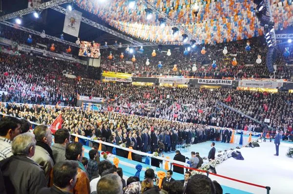 Başbakan Recep Tayyip Erdoğan’ında katıldığı aday tanıtım programında tam bir