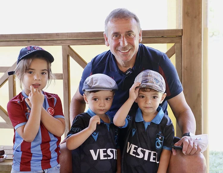 Beykoz Riva’daki tesislerde kamp çalışmalarını sürdüren Trabzonspor’un Teknik Direktörü Abdullah