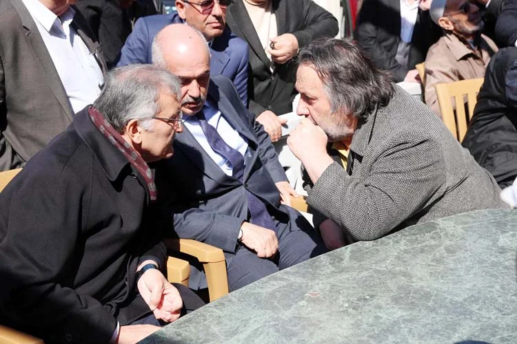 Beykoz Çavuşbaşı bölgesinde seçmen ziyareti yapan AK Parti adayı Murat