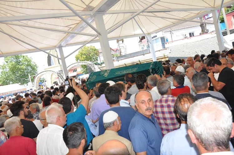 Beykoz Soğuksu Mahallesi Muhtarı Muammer Aydınoğlu'nun önceki gün vefat eden