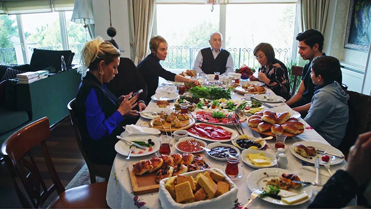 ismet acar KfkXEQsEag