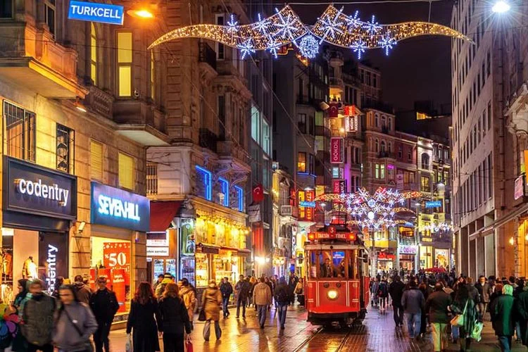 AK Parti Beykoz Belediye Başkan adayı Murat Aydın, partisinin Ortaçeşme