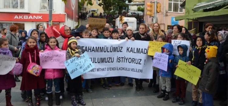 Beykoz Ahmet Mithat Efendi İlkokulu'nun öğrenci ve velileri, tadilatın uzun