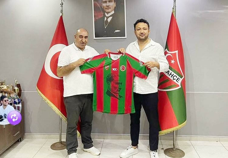 İYİ Parti Beykoz İlçe Başkanı Akif Taşdemir beraberinde, İlçe Yönetim