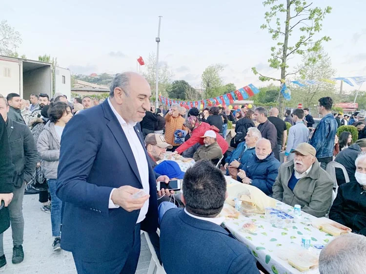 İYİ Partililer Beykoz Belediye Meydanını doldurdu 1 iyi iftar beyk rMnarvRE2g