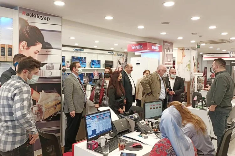 İYİ Parti Beykoz'da yağmur çamur dinlemedi 3 iyi parti beykoz 4 NWT9QOb2k7