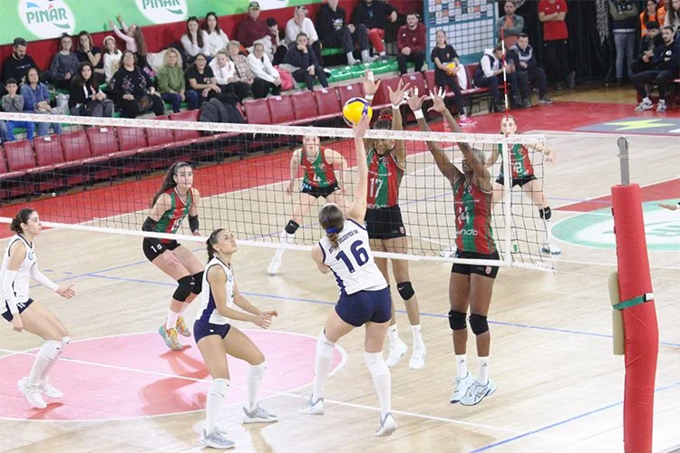 Beykoz Belediyesi Voleybol takımı İzmir’den mağlup döndü 1 izmir voleybol 2 zSC5uGhW72