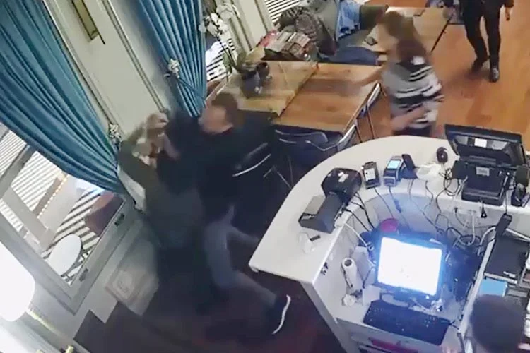 Şarkıcı Demet Akalın'ın eski eşi Okan Kurt, Beykoz'da tartıştığı kişiyle