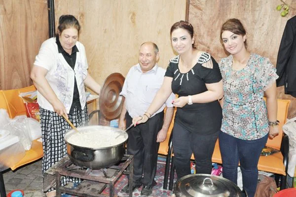 KAİ Derneği, vatandaşlara soslu mantı dağıtırken 'göze geldi'