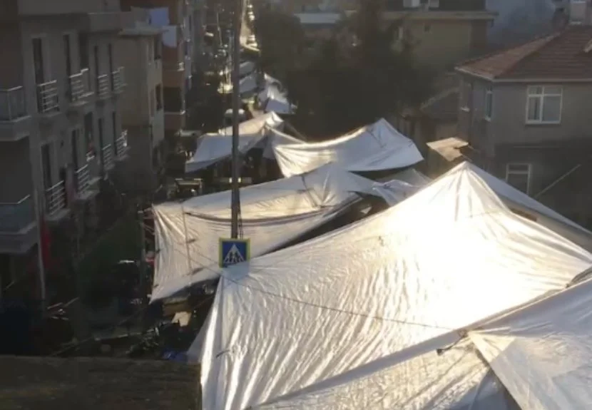 Kavacık’ta kurulan semt pazarının 2017 yılında kaldırılmış olması gerektiğini söyleyen