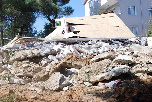 Beykoz’da yer yerinden oynadı 4 kacak 5 8K EV7h7jI