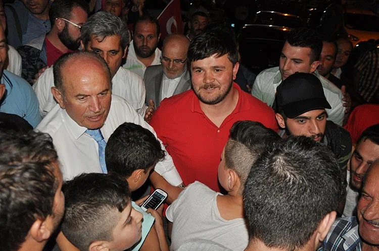 15 Temmuz’da verdiği Demokrasi Şehitleri için AK Parti İlçe Binası