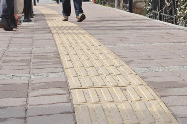 Beykoz Belediyesi, hazırladığı pankart çalışmalarını ilçenin dört bir yanına asarak,