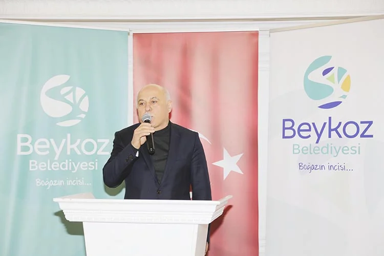 Beykoz Belediye Başkanı Yücel Çelikbilek ilçe sakinlerine özveriyle hizmet veren