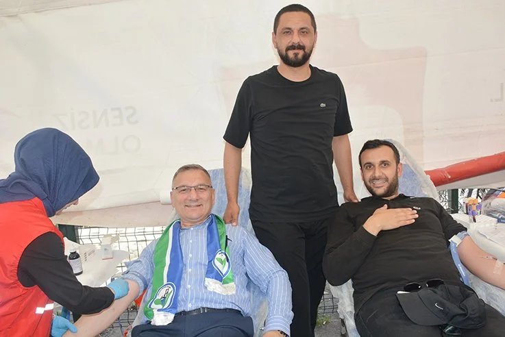 Beykoz Rizeliler Derneği günler öncesinde hazırlıklarına başladığı kan bağışı kampanyasını