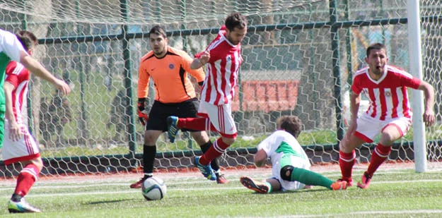 İstanbul 2. Amatör Ligi'ndeki temsilcilerimizden Kanlıcaspor, Ortaçeşme sahasında konuk ettiği