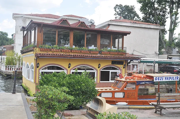 Radyo ve Televizyon Üst Kurulu (RTÜK), Beykoz Kanlıca Mahallesi'nde bulunan