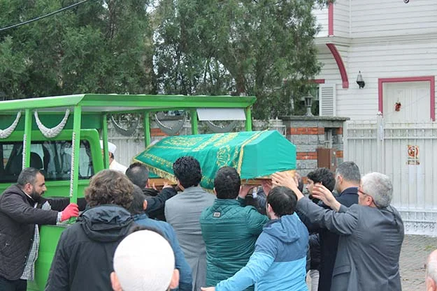 Kanlıca Muhtarı Yusuf Kıroğlu'nun eşi Ayşe Kıroğlu, böbrek yetmezliğinden hayata