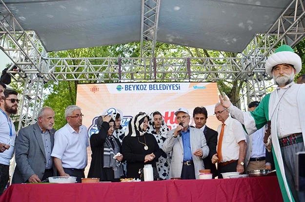 Geleneksel Kanlıca Yoğurt Festivali yapıldı. Renkli görüntülerin yaşandığı festivalde yapılan