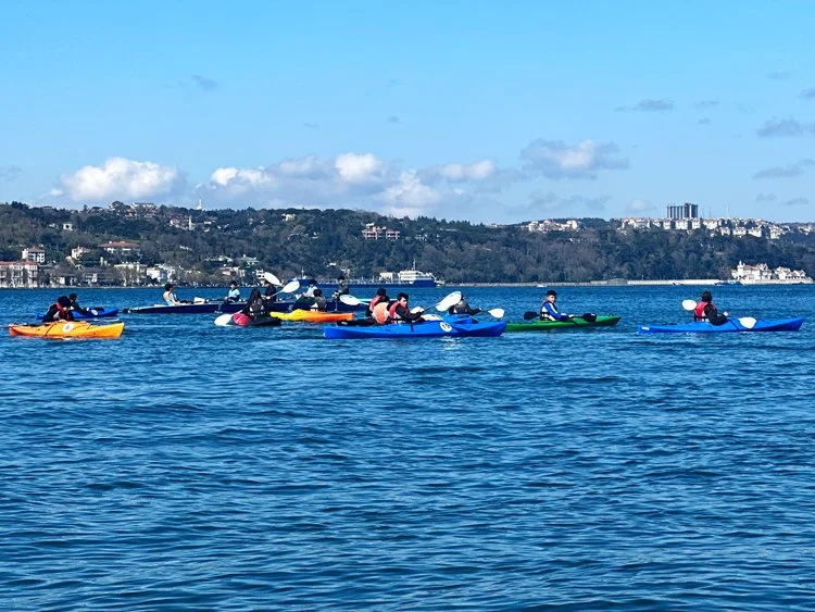 Beykoz Sahili, hafta sonlarında su sporlarıyla ilgilenmek isteyen vatandaşları ağırlamaya