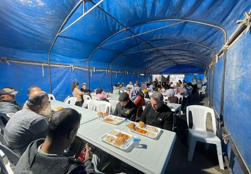 Kahramanmaraş merkezli depremlerde büyük yıkıma uğrayan Hatay'a, Beykoz merkezli Kapı