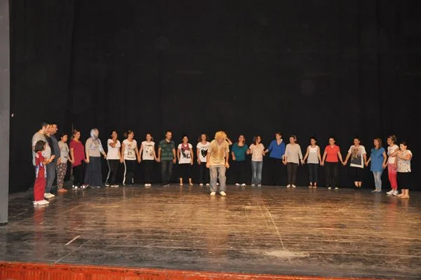 Yaz mevsiminin sona ermesiyle sosyal çalışmalara kültürel çalışmaları da ekleyen