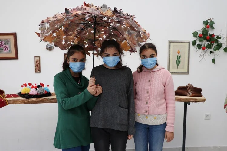 Üç kardeş olan Rümeysa, Sümeyye ve Sevde, Beykoz AKDEM’de başladıkları