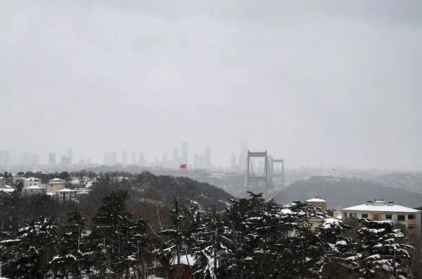 Beykoz'da 14 Şubat sabahı etkisini göstermeye başlayan kar yağışının 18