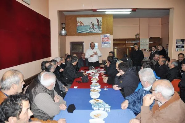 2-B alanlarıyla ilgili Karlıtepe’de yapılan toplantıya vatandaşlar büyük ilgi gösterdi.