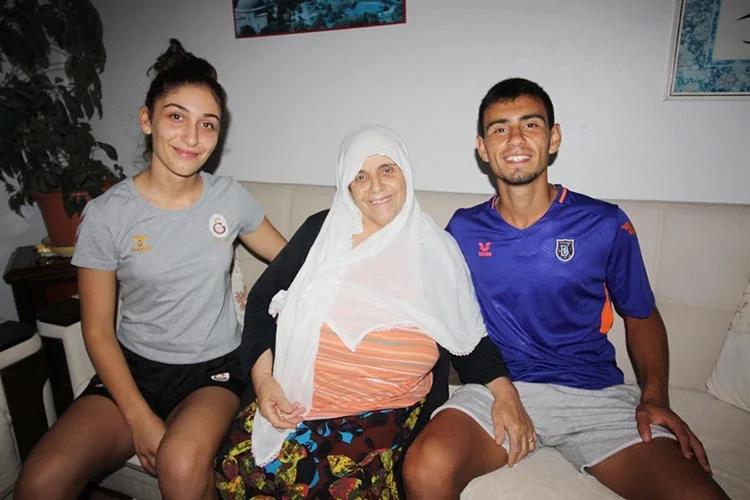 Beykoz’da sporcu aileler – 1… Karpuz Ailesi 3 karpuz ailesi 5 7X7uZ1jyWF