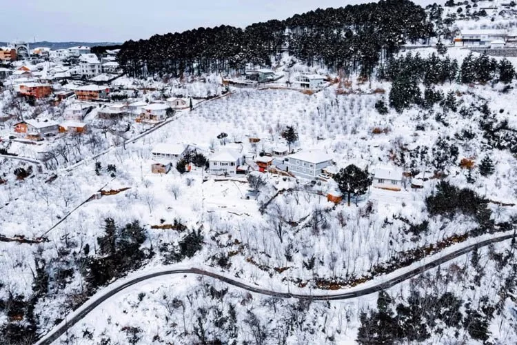 Kurak geçen kış mevsiminde 2023 yılının ilk kar yağışı için