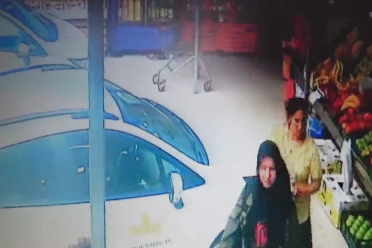 Beykoz İncirköy’deki bir markette kasiyeri oyuna getirmek isteyen hırsızlar, tecrübeli