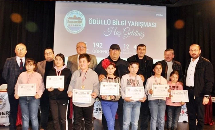 Kas-Der Genel Merkezi İstanbul ilçeleri arasında bilgi yarışması düzenledi. Yarışmaya