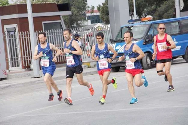 Geçtiğimiz yıl düzenlenen 37. Vodafone İstanbul Maratonu'nda 44-49 yaş erkeklerde