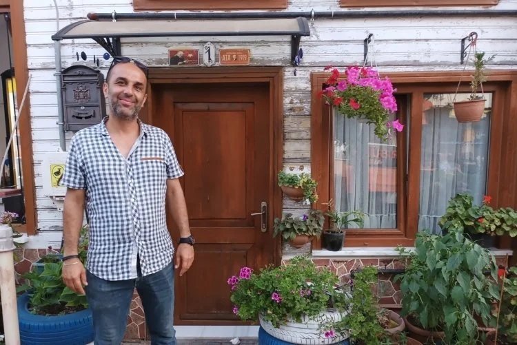 Beykoz'un turistik mahallesinin çiçeği burnunda muhtarı 2 kav PFa M18PXG