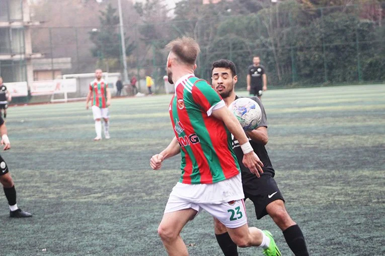 İstanbul Süper Amatör Lig 8. Grubunda zirve yarışını ilgilendiren çok