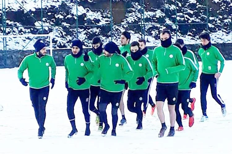 İstanbul SAL Klasman Grubu'na kalmayı garantileyen Kavacıkspor'da antrenmanlar devam ediyor.
