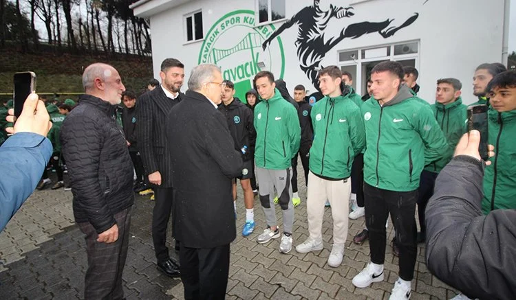 Sağlık Bakanı Fahrettin Koca'nın Beykoz İlçesindeki ziyaretleri kapsamında, Kavacık Spor