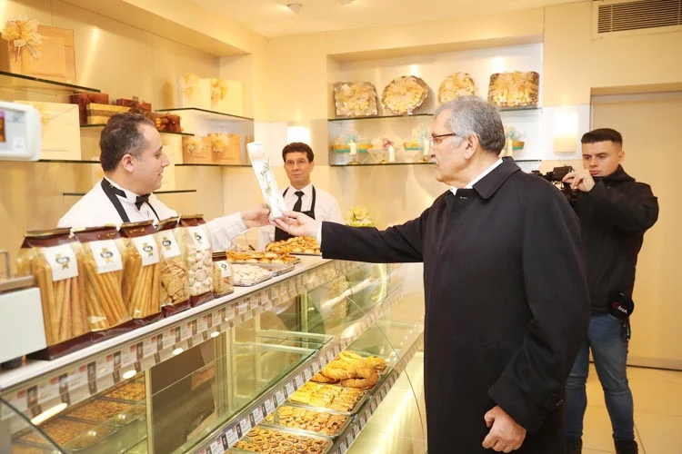 Beykoz Kavacık’ta esnafı tek tek ziyaret eden AK Parti Beykoz