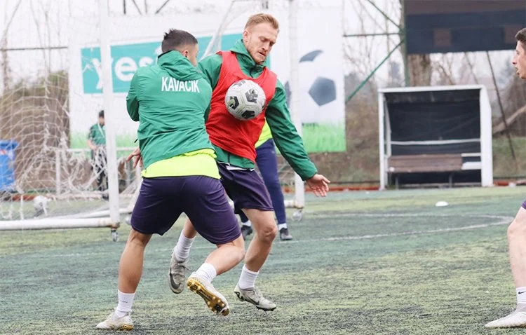 Kavacıkspor hazırlıklarını kendi tesislerinde sürdürüyor 2 kavacik 5 TcdE20Bu3w